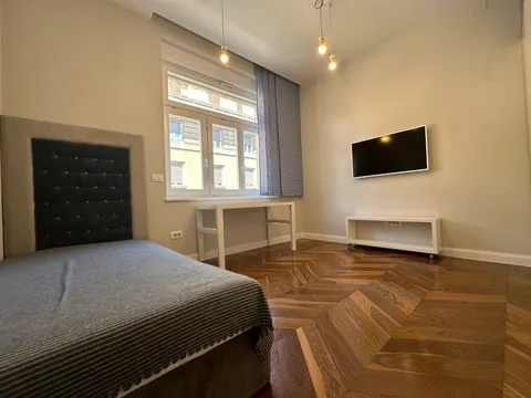 Zagreb, Centar - Četverosoban stan za najam