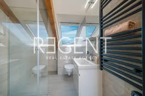 Split, Stobreč - Stan na izvrsnoj lokaciji za dugoročni najam, 150m2