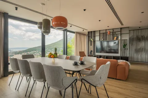 Split, Klis – Moderna vila s bazenom, saunom i kućnim kinom