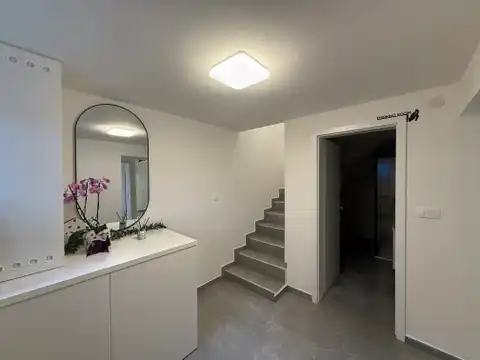 Zagreb, Borongaj - prostrani šesterosoban stan