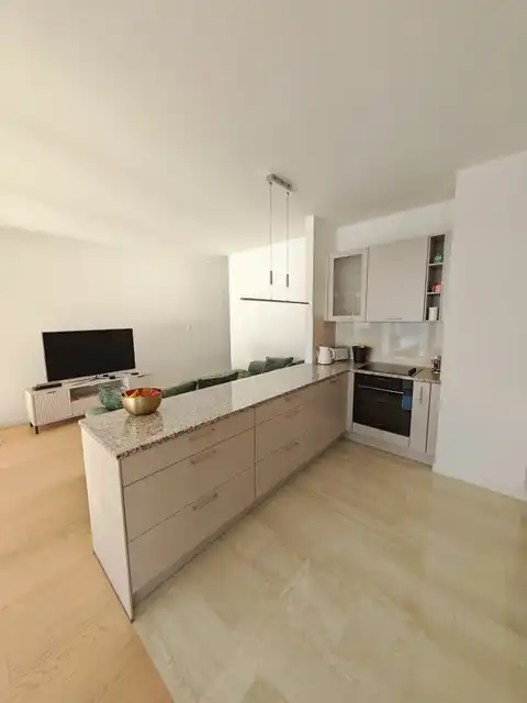 Split, Duilovo - Dvojizbový byt s loggiou a výhľadom na more