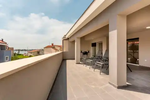 Podstrana - Three-room apartment with a terrace