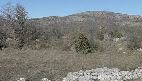 Split, Obec Muć – Stavební pozemek v zóně hospodářského využití 15.000 m2