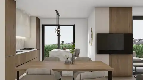 Tar - trosoban stan s krovnom terasom