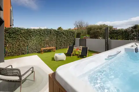 Kuća 103 m², Poreč-Veli Maj — konoba, jacuzzi, namještena