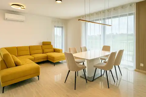 Velika Gorica, Centrum - Nowoczesne czteropokojowe mieszkanie 78 m2