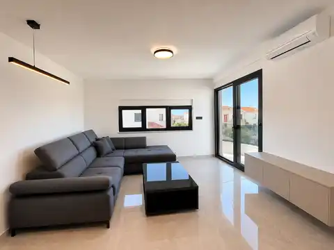 Appartement 65 m², Brodarica, Šibenik - 3 pièces, balcon, parking