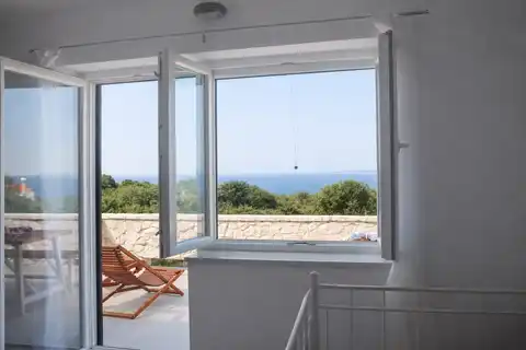 Zadar, Premuda - Kamienny dom z basenem