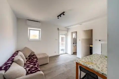 Kuća 169 m², Srebrnjak — 2 stana