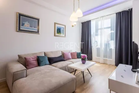 Split, Žnjan - Luxusní dvoupokojový penthouse 70 m2 s terasou