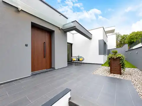 Dům 370 m², Maksimir — 4 ložnice, zahrada, garáž