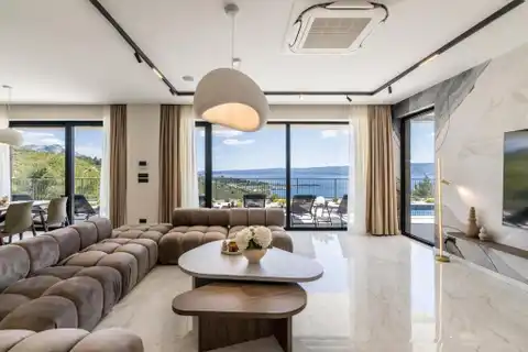 Dugi Rat - Vila 300 m², bazen, sauna ,pogled na more
