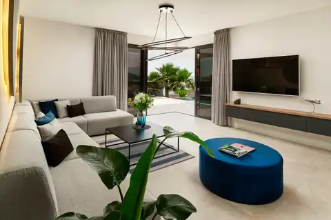 Trogir, Marina - Vila 400 m², 4 pokoje, bazén 30 m², 150 m od moře