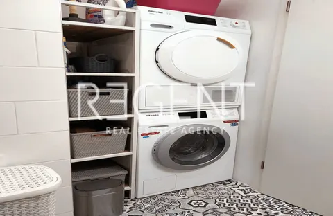Split, Spinut - dvosobno stanovanje na frekventni lokaciji, 58 m2