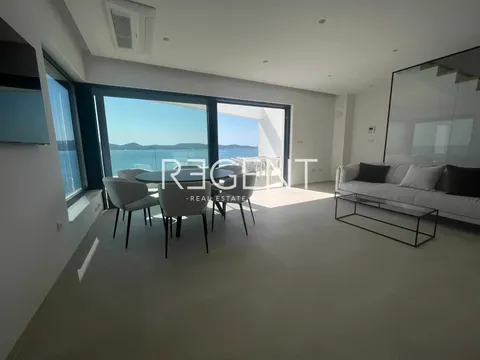 Sukošan – Luxusní moderní byt se střešní terasou 103 m2
