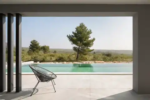 Villa 250 m², Vodnjan area — 78 m² pool, 1600 m² plot