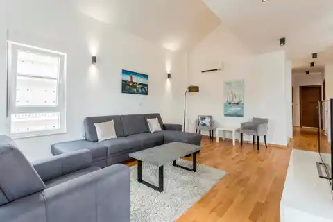 Podstrana - Three-room apartment with a terrace