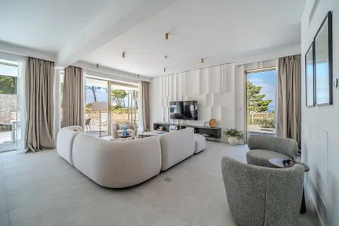 Brač, Sutivan - Nádherná vila blízko mora 274m2