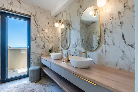 Villa 384 m² bei Buje – Pool, Blick und 832 m² Grundstück