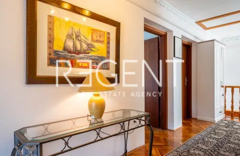 Šolta, Rogač - Villa mediterranea in prima fila sul mare 264 m2 vendita esclusiva