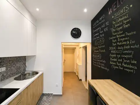 Zagreb, Centar - Renoviran dvosoban stan u centru