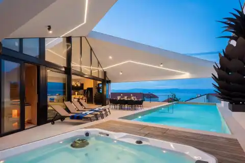 Brač - Moderna vila s bazenom, jacuzzijem i saunom