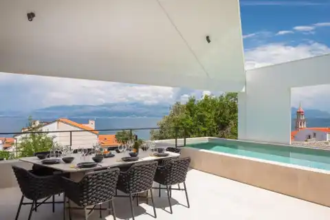 Brač - Moderna vila s bazenom, jacuzzijem i saunom