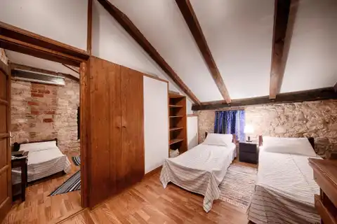 Комижа - Каменный дом у моря