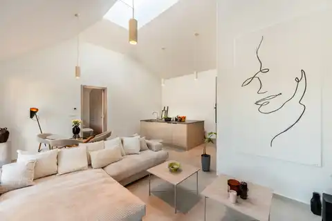 Ravna Gora, kuća 146 m² — 2 stana, privatni lift, bazen