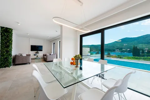 Zaton, Dubrovník - Moderní vila u moře 210m2