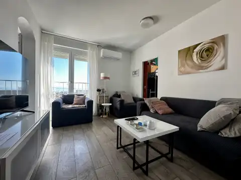 Split, Spinut - Trisobno stanovanje s pogledom na celo mesto, 78 m2