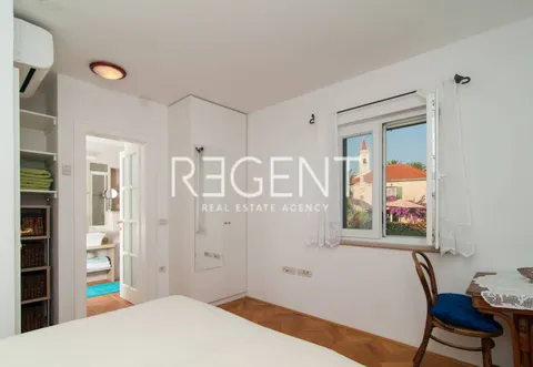 Brač, Mirca - kamenná vila s výhledem na moře, 300m2