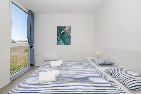 Privlaka - Dom szeregowy z basenem i tarasem na dachu.