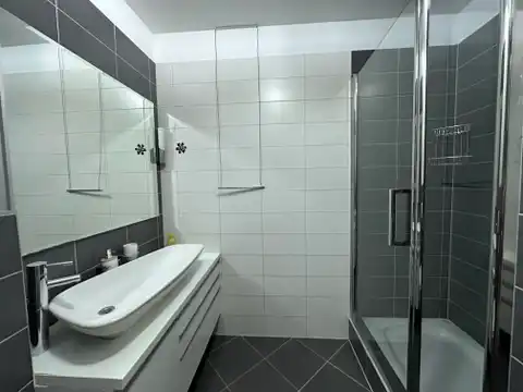 Split, Žnjan - Četverosoban stan sa loggiom
