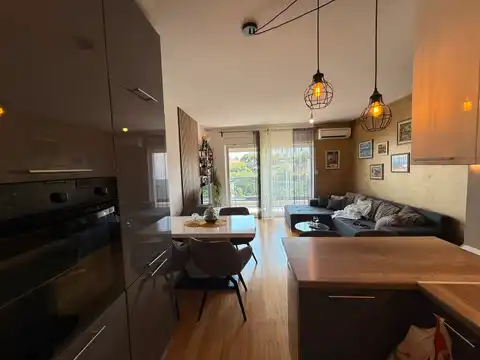Split, Kila — Dvosobno stanovanje 66 m², balkon, garaža, novejša stavba