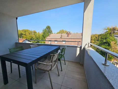 Zagabria, Pantovčak - Lussuoso appartamento di quattro locali con terrazza di 166 m2 + garage, prima locazione