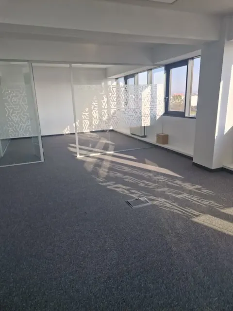 Záhreb, Žitnjak - Obchodné priestory na prenájom v administratívnej budove