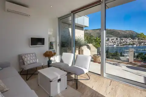 Dubrovnik, Lapad – penthouse 268 m², krovna terasa, bazen, garaža