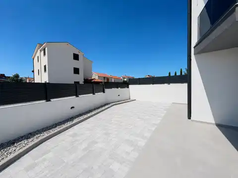 Brodarica, Šibenik 40,25 m², construction neuve, 2 chambres, cour, parking