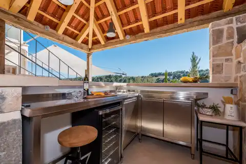Brač, Milna - Villa moderna in prima fila sul mare, 264 m2