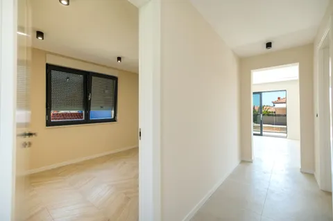 Trogir - Nuova villa moderna di 300m2 con piscina e jacuzzi