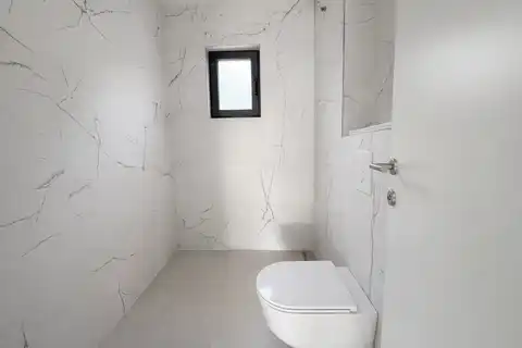 Makarska, Drvenik - Three-room apartment with a terrace in a new building near the sea