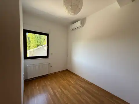 Zagreb, Gračani - četverosoban stan s terasom i vrtom
