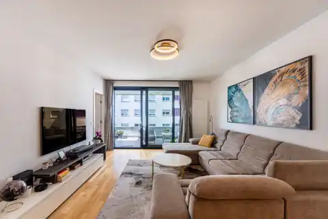 Stan 112 m², Vrbani — 3 spavaće sobe, balkon, 2 garaže