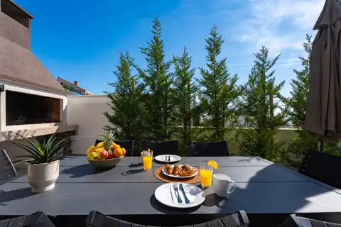 Вилла 300 м², Стивашница — 100 м до моря, инфинити бассейн