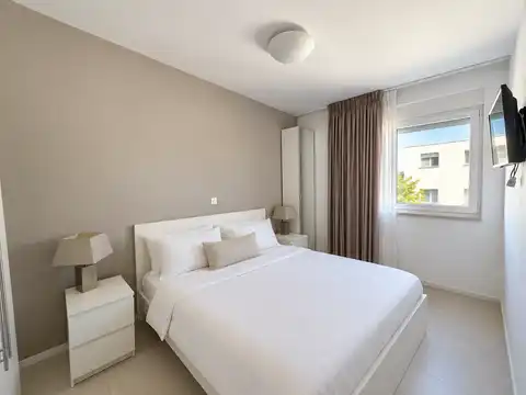 Split, Žnjan – stan 82 m², 2SS, balkon, lift, drugi red do mora