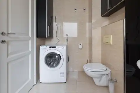 Zagreb, Centar -  Prostran dvosoban stan za najam u centru grada