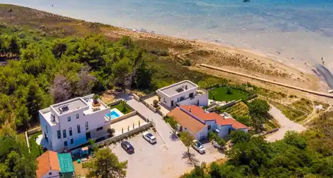 Zadar, Vrsi – Ekskluzivna vila, prvi red do mora