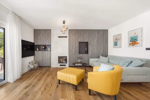 Istra, Krnica – Kuća s bazenom na parceli 780 m2