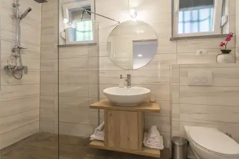 Split, Bačvice - Stan s 3 apartmanske jedinice i prostranim vrtom